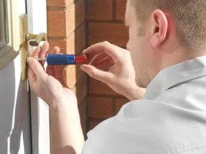 Astoria Locksmith Service Astoria, NY 718-971-9700 - 3a-Broken-Key-Extraction