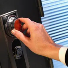Astoria Locksmith Service Astoria, NY 718-971-9700 - sb-com-01